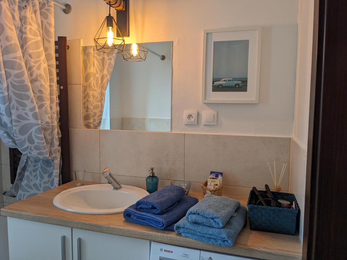 Blue Apartament Любонь Экстерьер фото